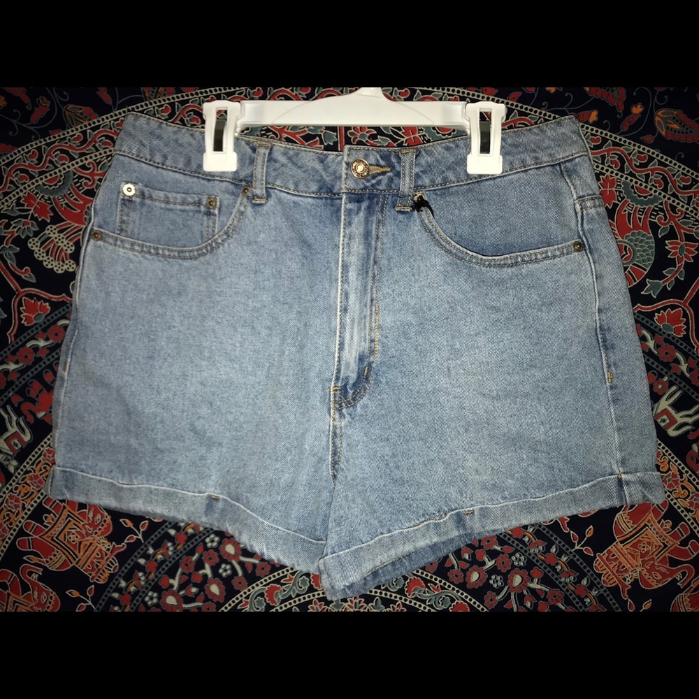 Women’s high waisted denim shorts